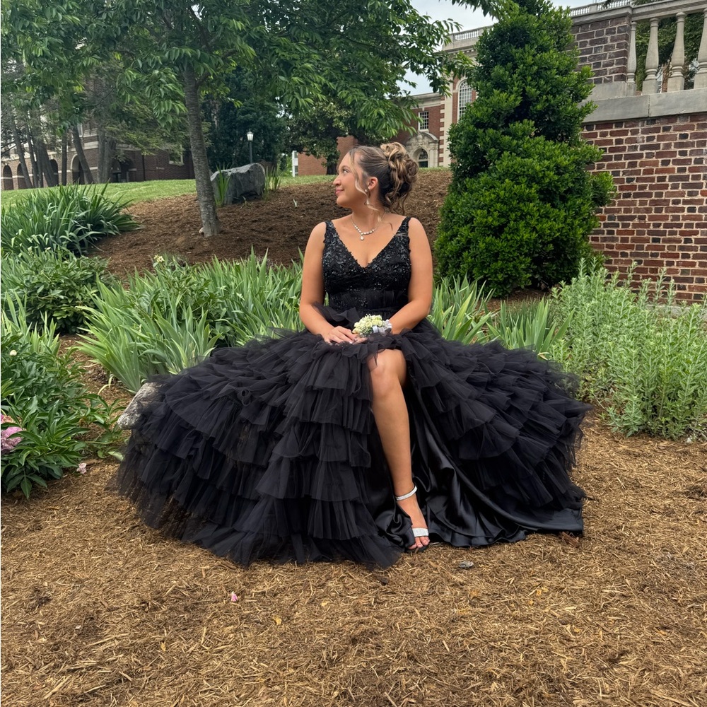 ellie wilde Black Beaded V-Neck Ruffled Tulle Gown